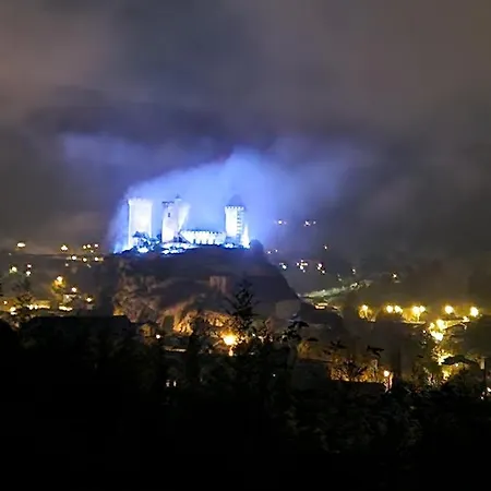 Gource Avec Vue Sur Le Chateau *